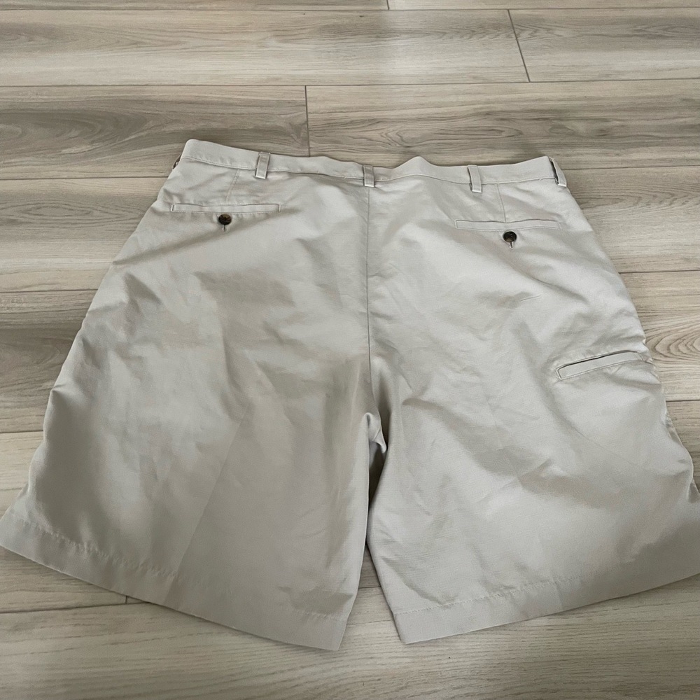 Haggar Mens Stretch Belted Flat Front Beige Chino Shorts Size 44 - Picture 6 of 6